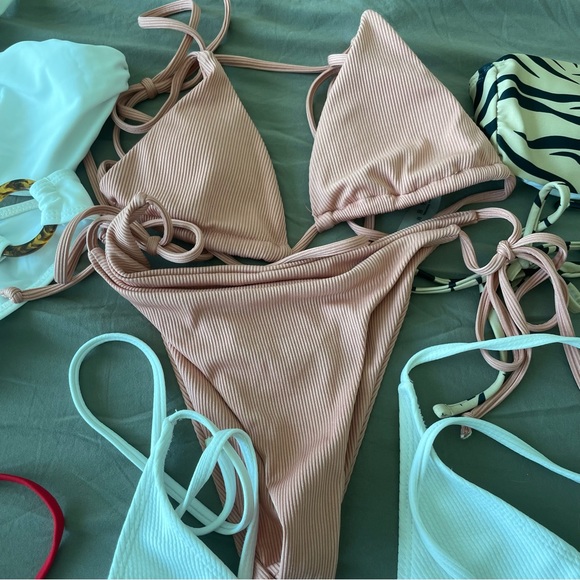 Bundle of Bikinis S/M - Picture 3 of 7